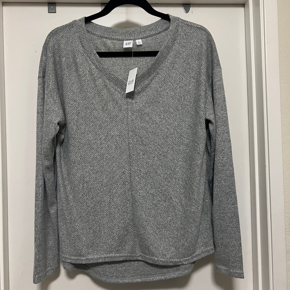 NWT Gap Factory - gray - soft spun, long sleeve, V neck top - size M